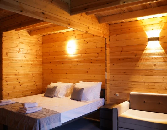 Шале у бассейна